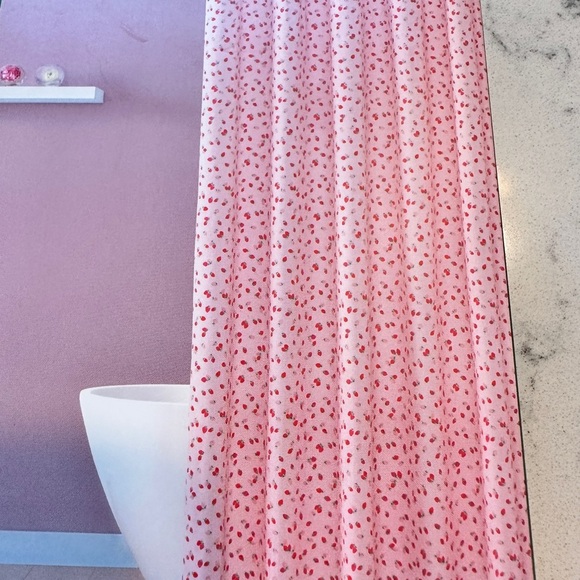 Kate Spade Strawberry Shower Curtain 72 x 72 Pink Wild Strawberries NWT - Picture 1 of 6